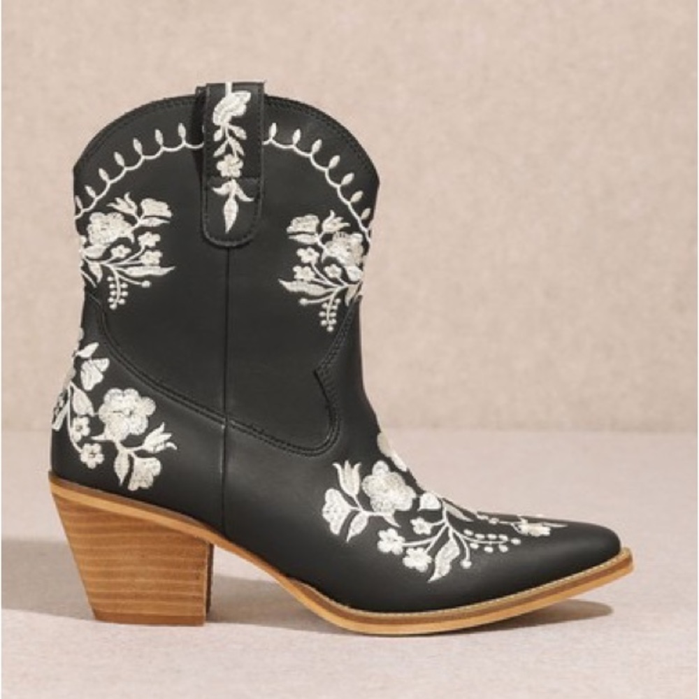 MIIM CAROLINE Black Faux Leather Embroidered Western Heeled Cowboy Booties - Picture 2 of 9